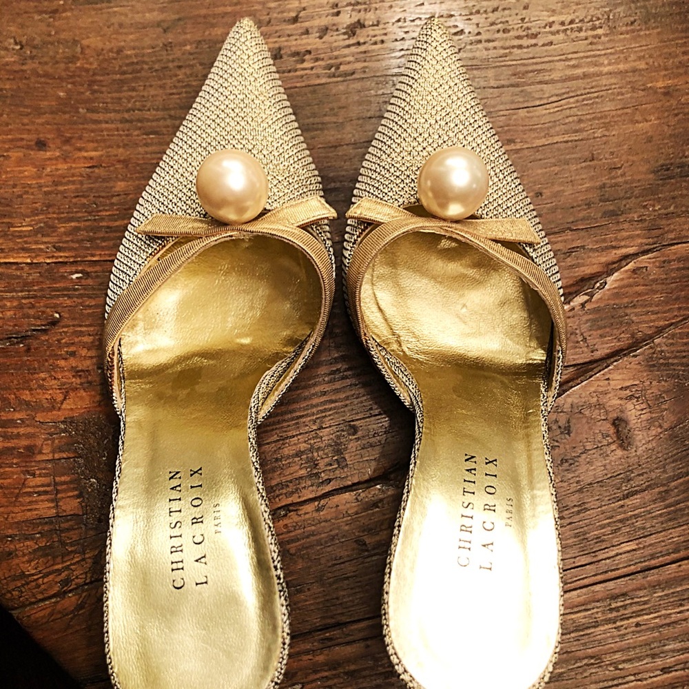 Christian Lacroix Pearl Metallic Gold Slides 7.5 - Picture 3 of 7